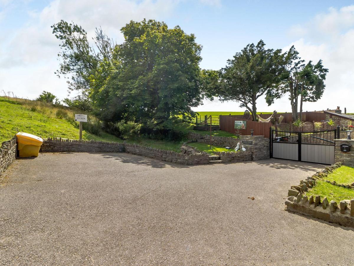 Caner Bach Lodge Bridgend  Eksteriør billede